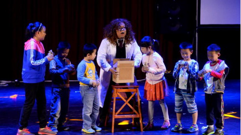 毛镇凯主演《科学魔术秀》 打造儿童剧新典范