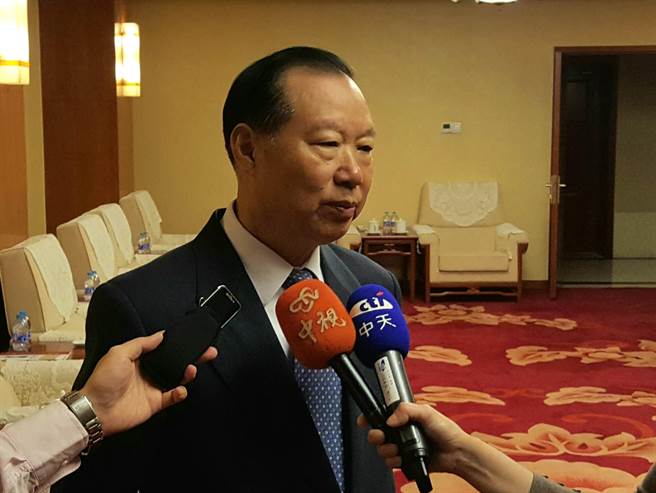 王在希演讲前接受台媒采访(图片来自”中时电子报“)