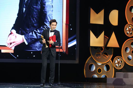 钟汉良凭借杜琪峰新作《三人行》夺得最受传媒关注男主角奖