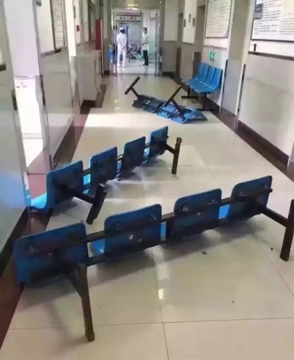 发生在天津市武清区人民医院儿科的恶性伤医、打砸医院事件现场图片。