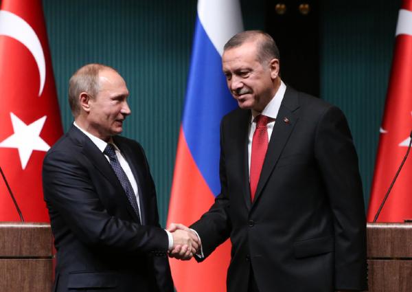 俄罗斯总统弗拉基米・普京与土耳其总统雷杰普・塔伊普・埃尔多安。视觉中国 图