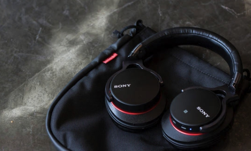 sony耳机 mdr-ex750ap和apple入耳式耳机哪个好