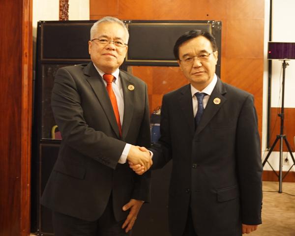 8月5日，高虎城部长在东亚合作经贸部长系列会议期间会见菲律宾贸工部长洛佩兹。网络资料