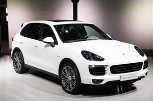 2015款保時捷卡宴實車在廣州車展亮相,特別是cayenne s e-hybrid插電