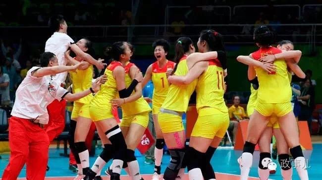 消息传来,举国欢腾。女排夺冠后,至少有北京、海南、福建、江苏、天津等5个省级党委和政府向中国体育代表团发出贺电,而各地级市委、市政府也纷纷电贺。