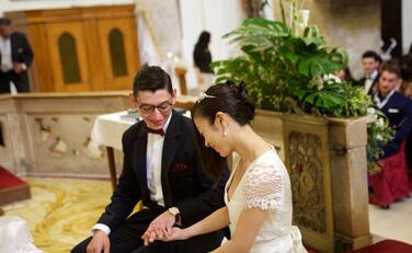 宇多田光和小8岁意大利籍老公结婚，近日传出婚变。