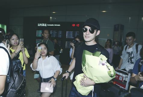 严屹宽空降长沙机场