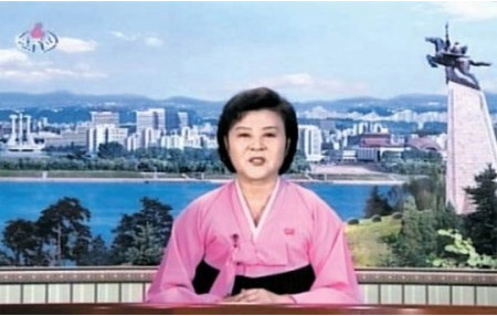 中国大妈仿朝鲜播音员直播望京李春姬一播成名