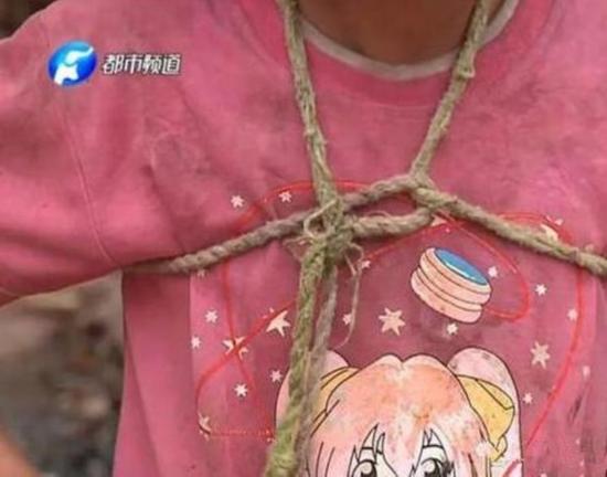 Ů5һֱ˩ϣԭ˽⣬ĸĸǲмˣһպɶ֪ϴˣֻð˨ϡһ˨ꡣ