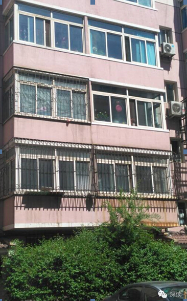 冯志明的秘密住所(三楼)卧室被窗帘遮挡着