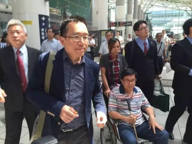陈水扁保外就医再延期:有记者坐轮椅没记者就能走