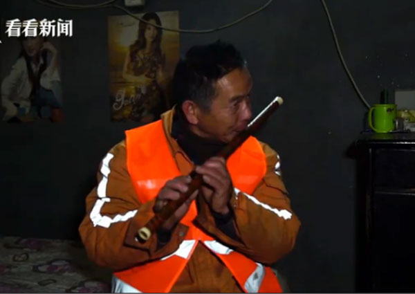 他们在全国只有几千人,上海仅有一两百人。他们大多数时候都隐藏在地表之下,只有夜半阑珊,车流稀少之时,才能偶然在马路上见到他们的身影。