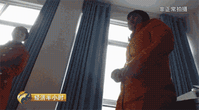 淅川县林业局工作人员表示，现在退耕还林生态林的后期补助金为每亩每年125元，30亩正好是3750元。而这3750元到底归谁所有，淅川县林业局也搞不清楚。至于树到底是谁种的，退耕还林款究竟发给谁，该工作人员也表示，林业局不会核查，也无法监管。只能是村干部怎么报他们就怎么发钱。