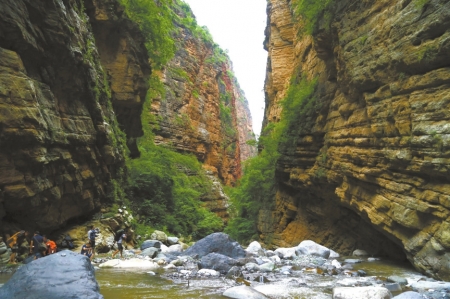 原标题：“悬崖村”险道将成旅游风景