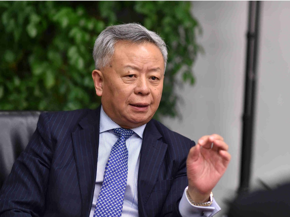亚投行行长金立群