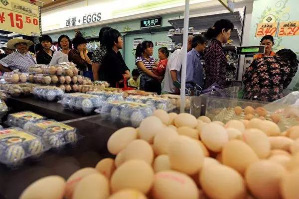 鸡蛋作为一种基本食物，小城市的价格基本和大城市看齐。图/Getty Images