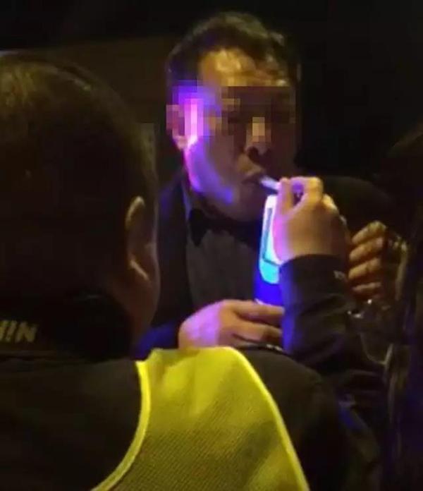据泰兴市公安局血样送检，当晚刘军血液中酒精含量已达到“醉驾”标准。