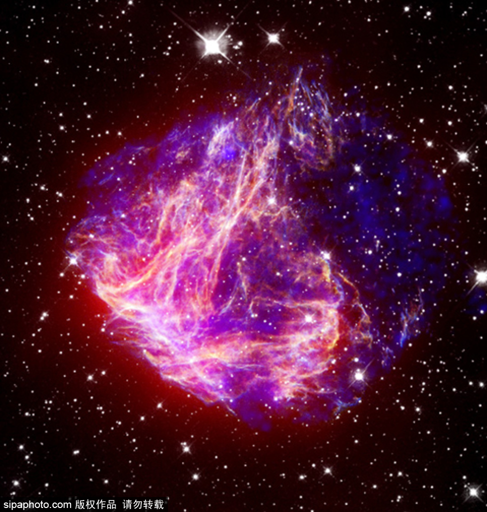 Ƭз״ƣCrab NebulaĲֵĺϳͼһųдСġÿת30εĴз״λڸͼġ׳۵ͼϳԹ̫ԶHubble Space TelescopeĹѧͼ񣨺죩Ǯǣ Chandra ObservatoryXͼҲڹΪз״ƶCrab Pulsar moviesСǾһ淢ӺķXߺ͹ѧ䣬ٴӲĳȵXһĽṹX߷ײʡĻԼһҡĵɴγɵģ̫ҪܶȺԭӺ˲࣬ɺγɵġųǵı1054걻ǹ۲⵽