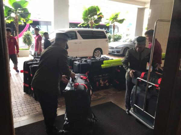 国足抵达驻地酒店。 澎湃新闻记者 宋承良 图