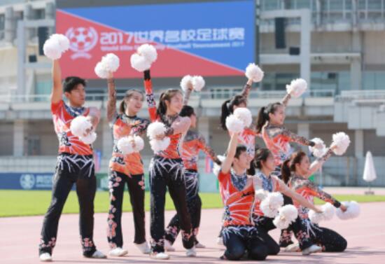 清华大学健美操队的开幕式表演