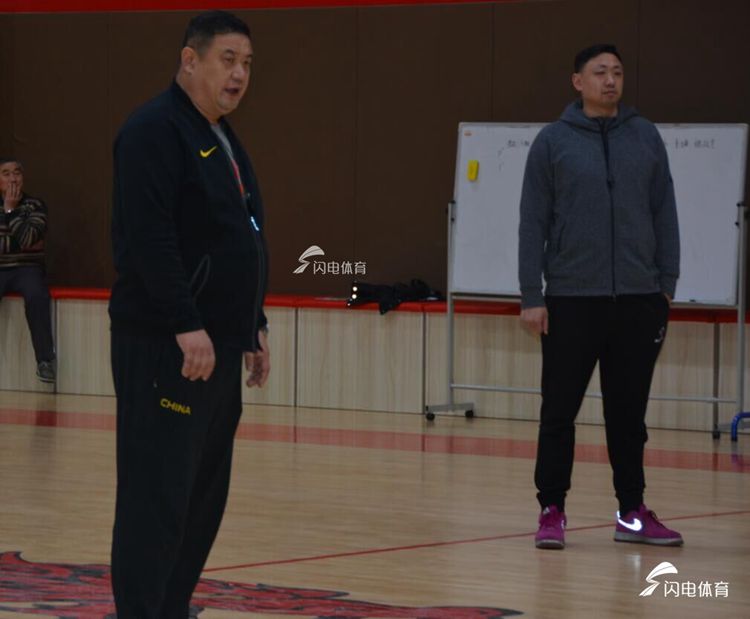 安徽文一教练组卧虎藏龙 山东青年男篮多人将加盟