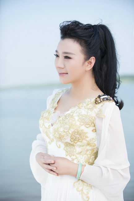 歌手刘子琪图片